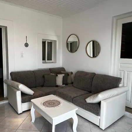 Avli House 펜션 Afiartis